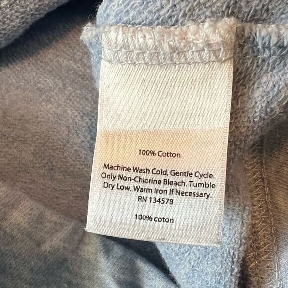 Vineyard vines light blue 1/4 zip sweater. - Picture 5 of 10